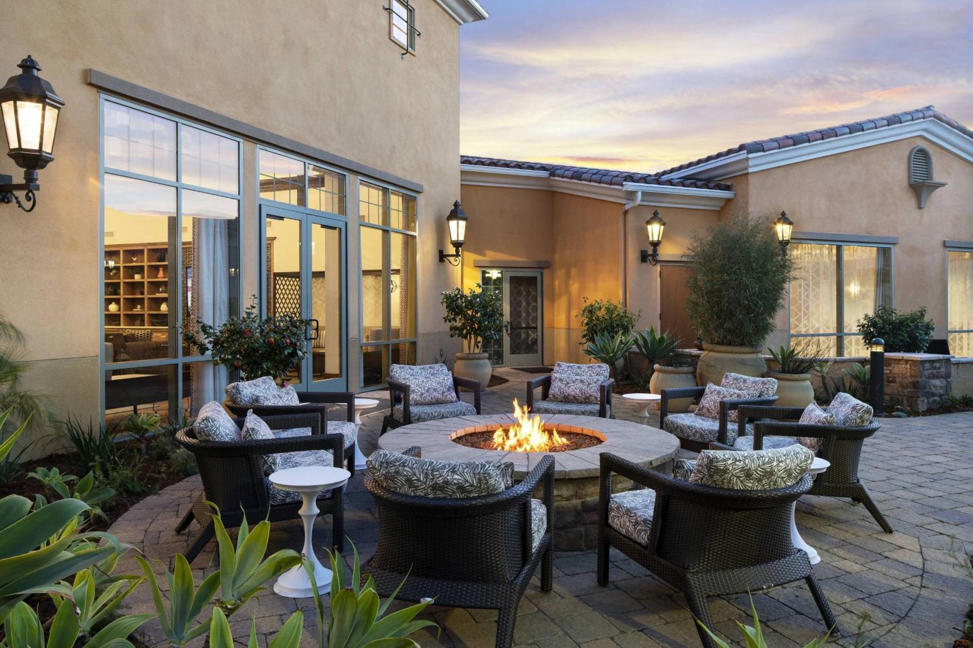 Hotel Courtyard By Marriott Santa Barbara Goleta Exterior foto