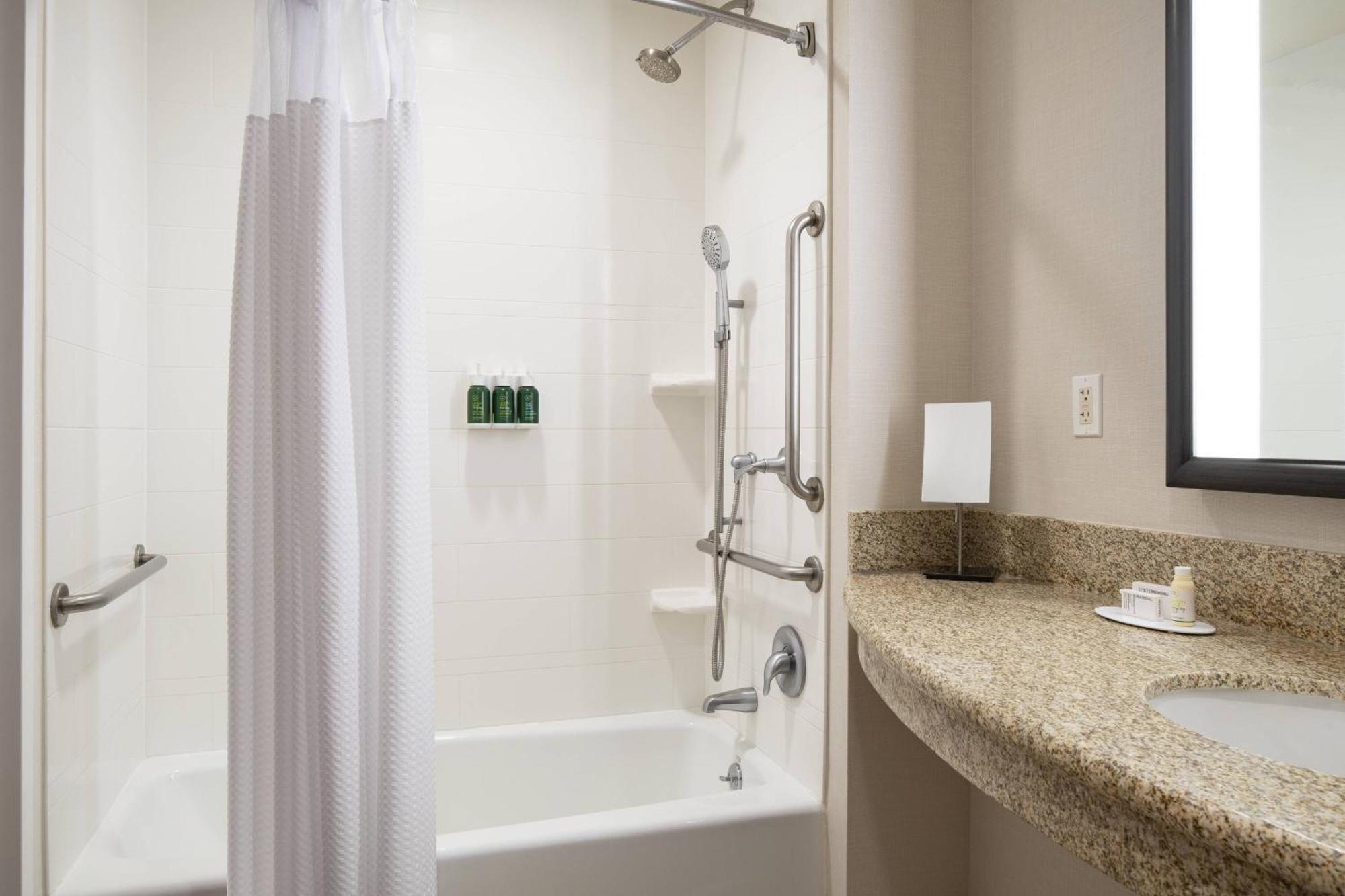 Hotel Courtyard By Marriott Santa Barbara Goleta Exterior foto